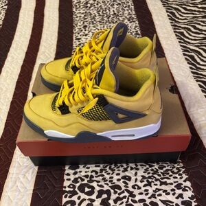 Jordan 4 Retro Lightning (2021) - Size 11 - Authentic